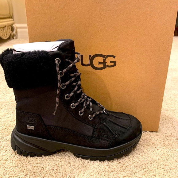 UGG Yose Fluff Hiker Boot - Picture 1 of 5